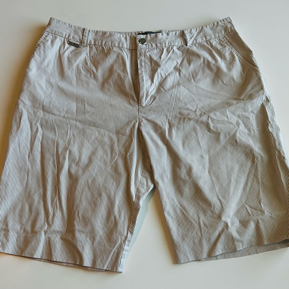 Ralph Lauren Gray Flat Front Shorts size 14 New.